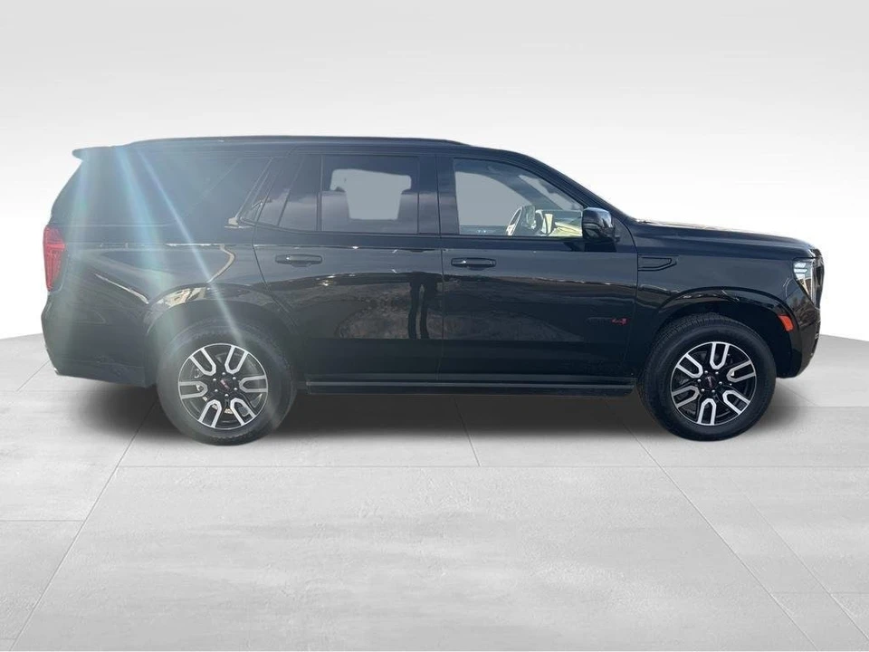 2023 GMC Yukon 5th Gen - Image 7 of 12