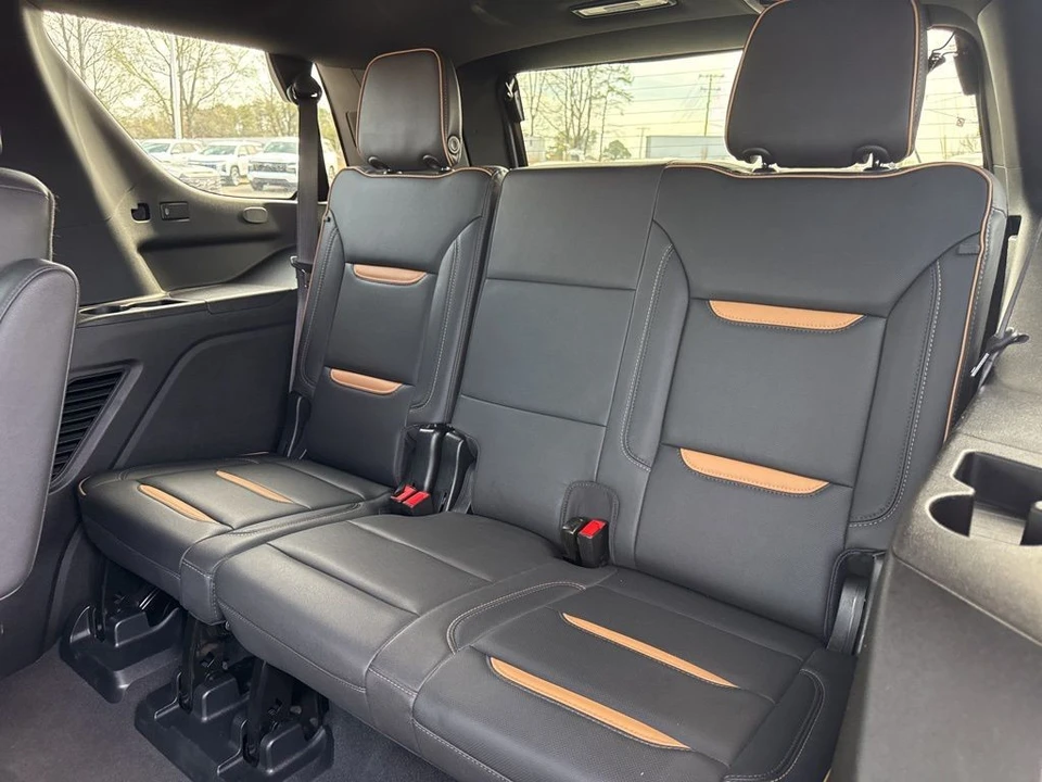 2023 GMC Yukon 5th Gen - Image 14 of 21
