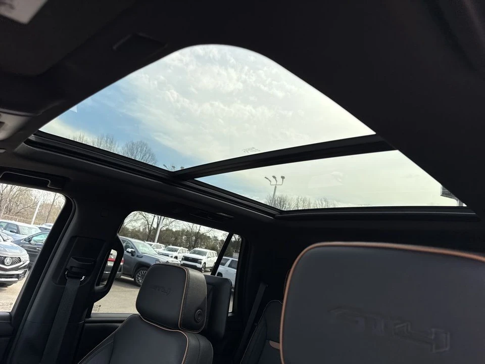 2023 GMC Yukon 5th Gen - Image 12 of 21