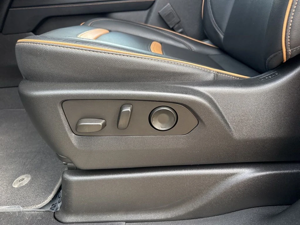 2023 GMC Yukon 5th Gen - Image 10 of 21