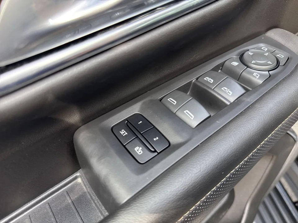 2023 GMC Yukon 5th Gen - Image 11 of 21