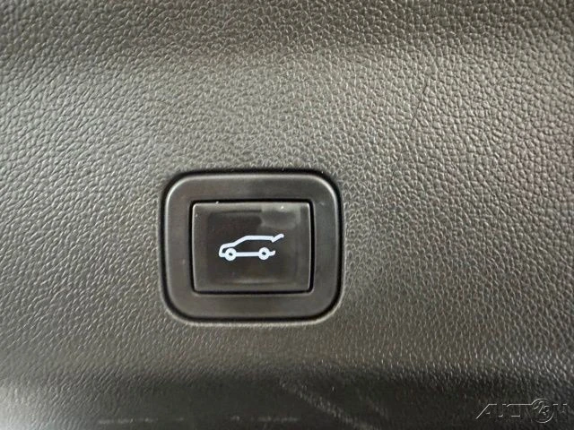 2023 GMC Yukon 5th Gen - Image 8 of 19