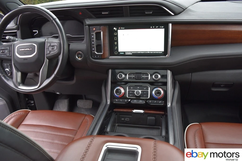 2023 GMC Yukon 5th Gen - Image 15 of 21