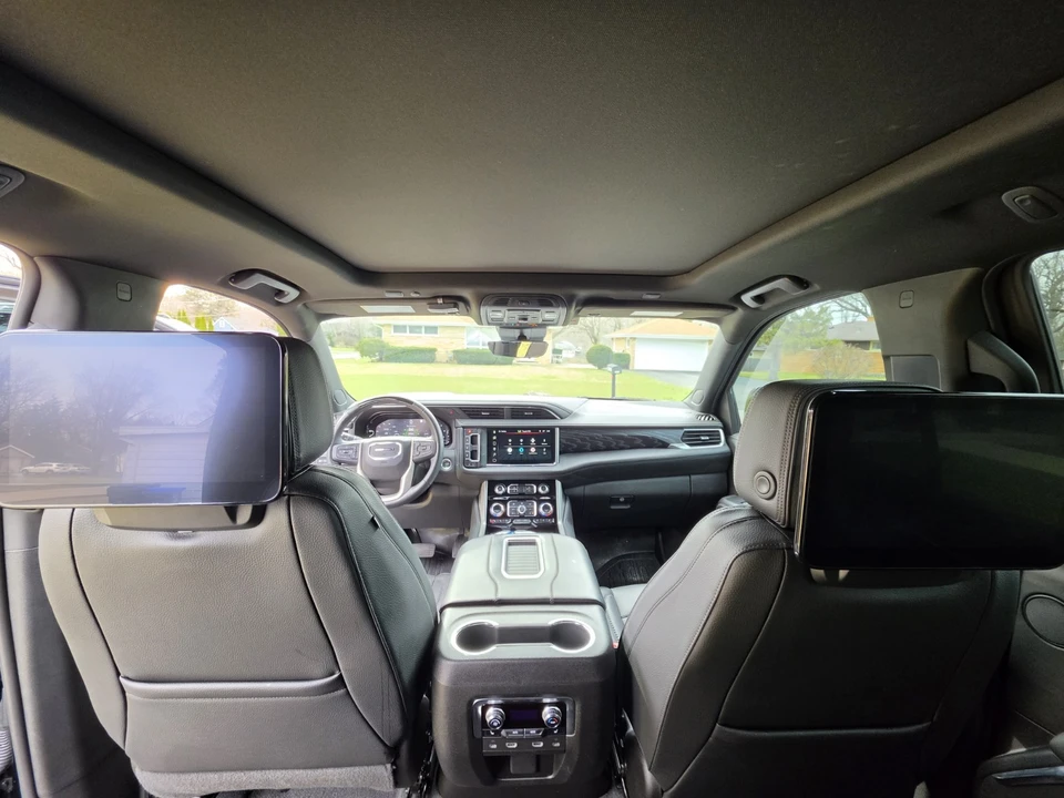 2023 GMC Yukon 5th Gen - Image 14 of 21
