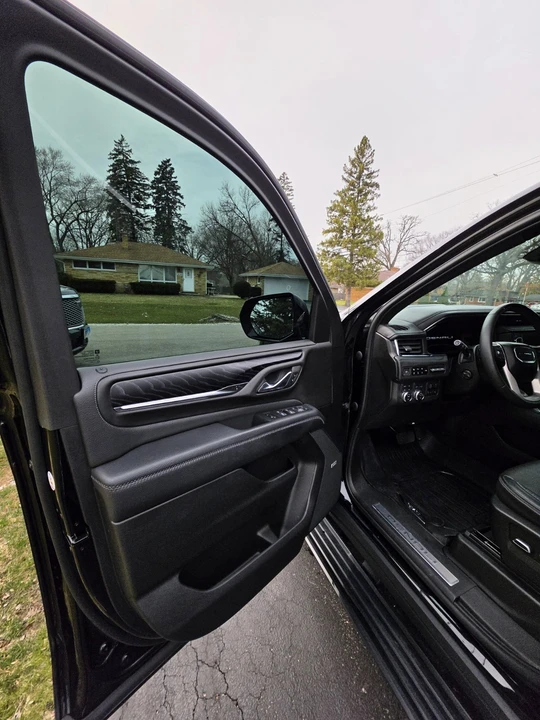 2023 GMC Yukon 5th Gen - Image 9 of 21