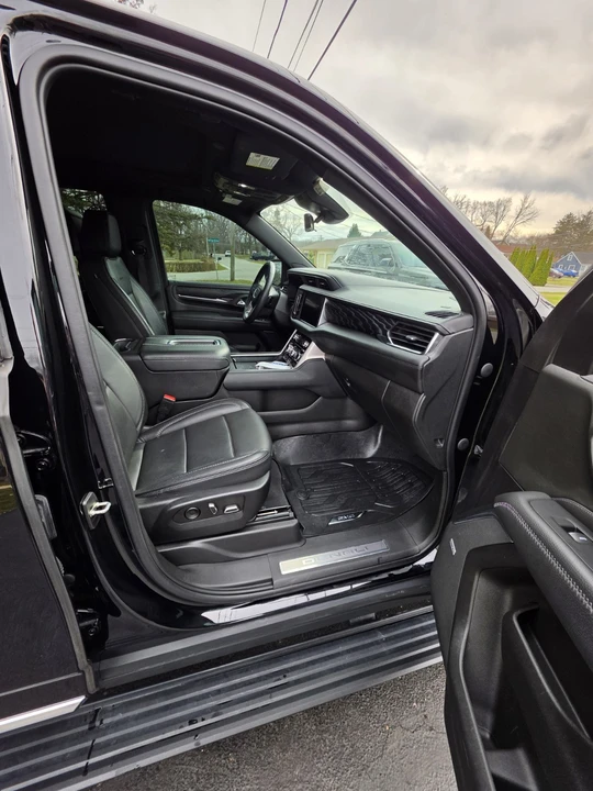 2023 GMC Yukon 5th Gen - Image 8 of 21