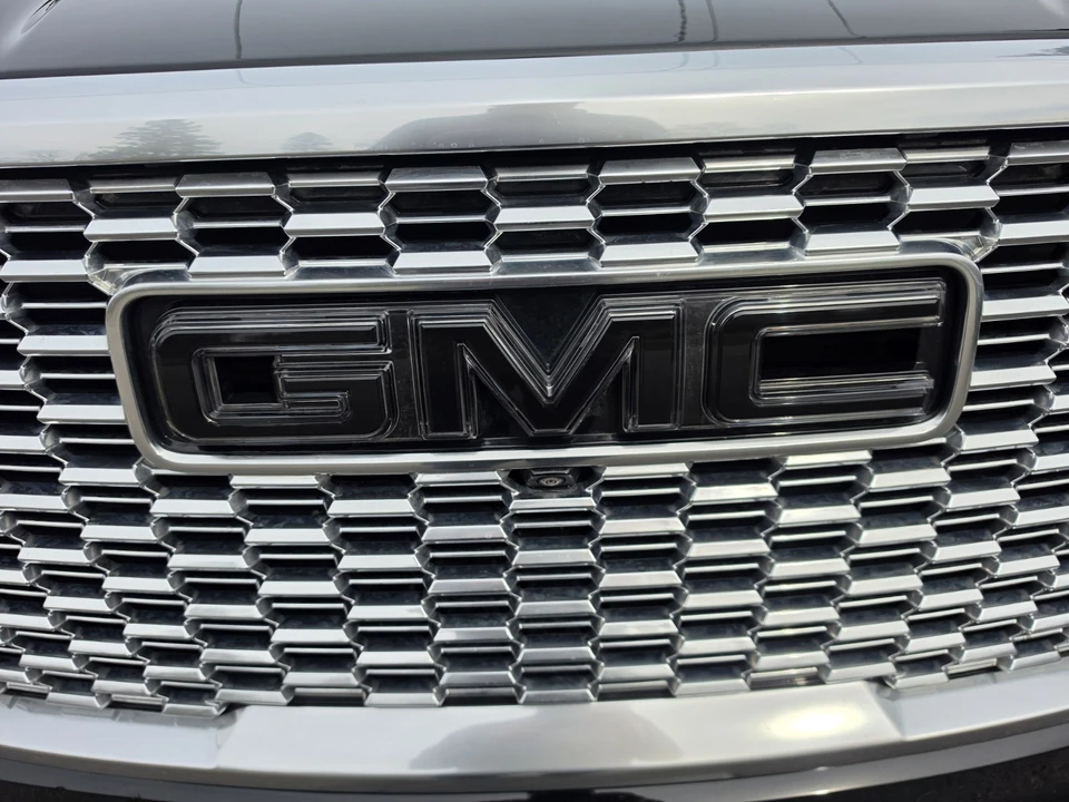 2023 GMC Yukon 5th Gen - Image 18 of 21