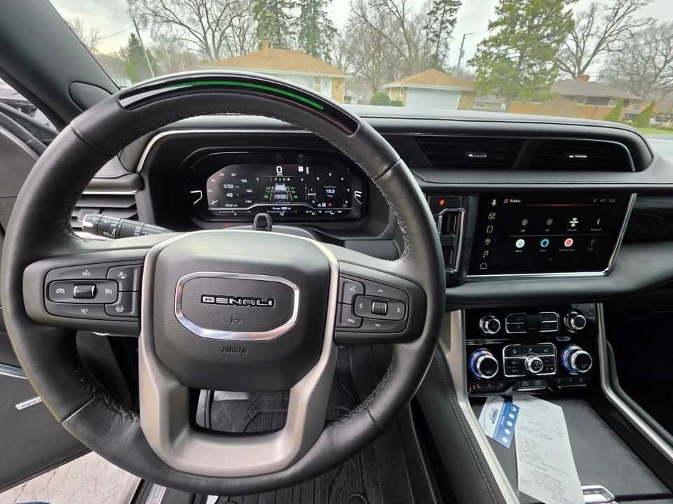 2023 GMC Yukon 5th Gen - Image 12 of 21