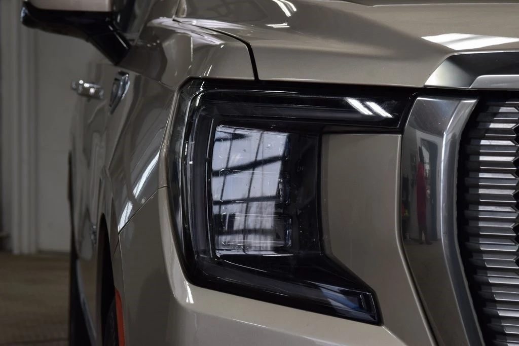 2023 GMC Yukon 5th Gen - Image 10 of 12