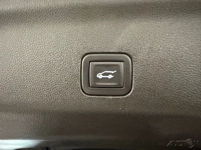 2023 GMC Yukon 5th Gen - Image 9 of 21