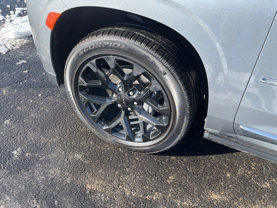 2023 GMC Yukon 5th Gen - Image 9 of 12