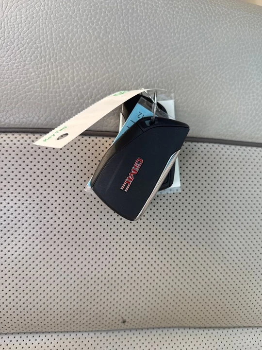 2023 GMC Yukon 5th Gen - Image 7 of 8