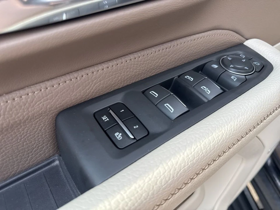 2023 GMC Yukon 5th Gen - Image 11 of 21