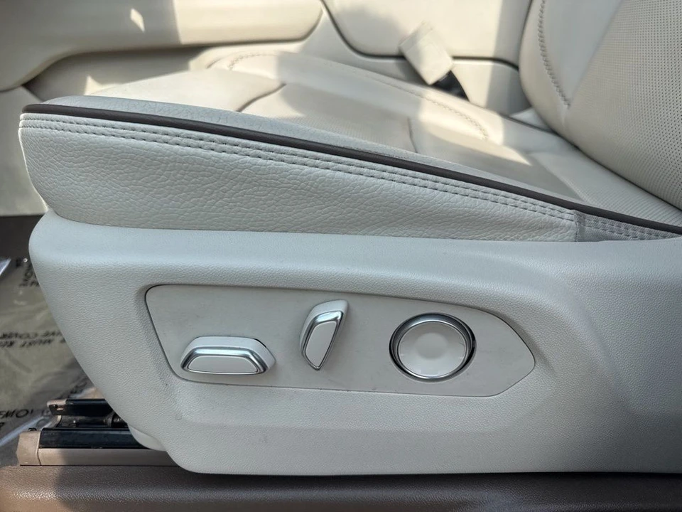 2023 GMC Yukon 5th Gen - Image 10 of 21