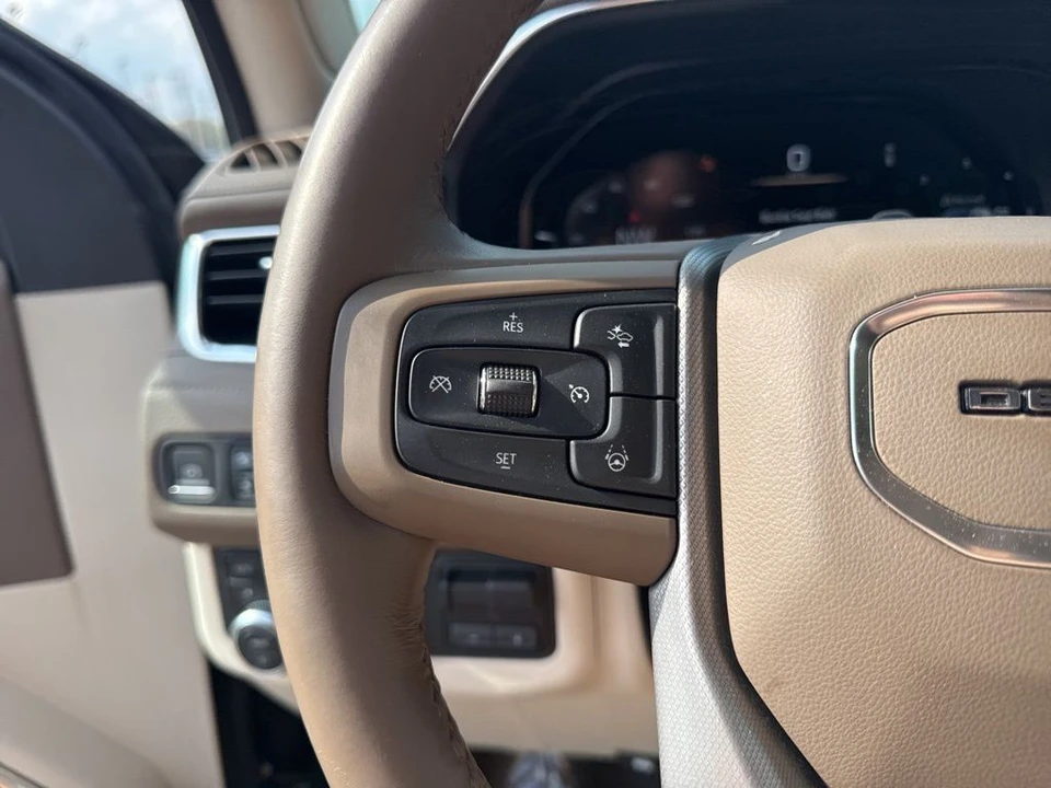 2023 GMC Yukon 5th Gen - Image 18 of 21