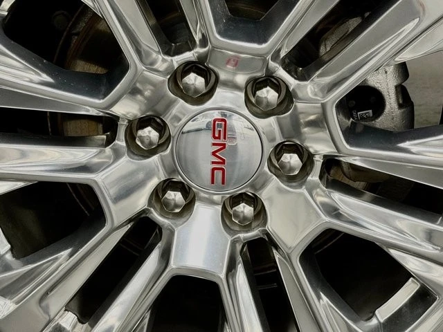 2023 GMC Yukon 5th Gen - Image 18 of 21