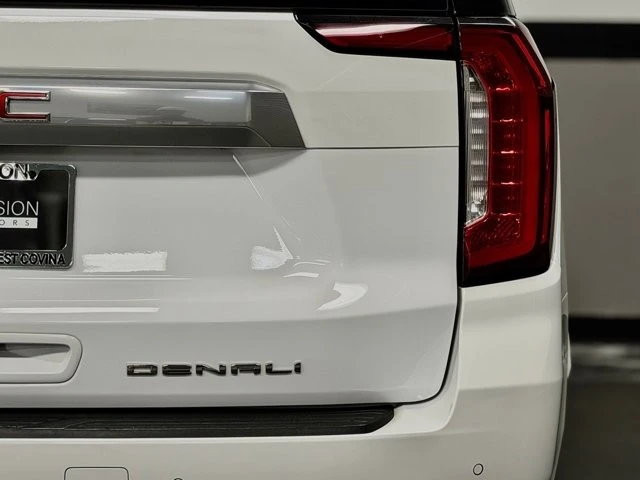 2023 GMC Yukon 5th Gen - Image 14 of 21