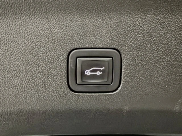 2023 GMC Yukon 5th Gen - Image 16 of 21