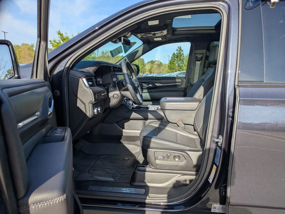 2023 GMC Yukon 5th Gen - Image 12 of 21