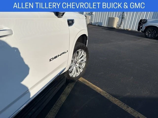 2023 GMC Yukon 5th Gen - Image 18 of 21
