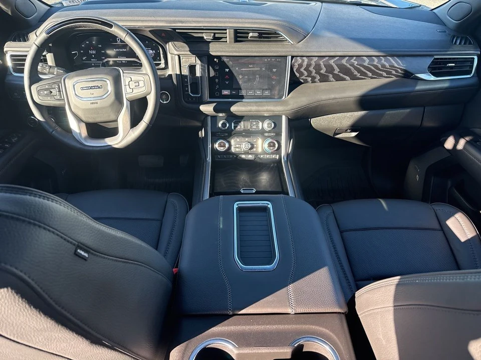 2023 GMC Yukon 5th Gen - Image 17 of 21