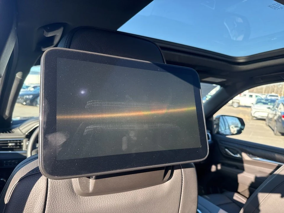 2023 GMC Yukon 5th Gen - Image 15 of 21