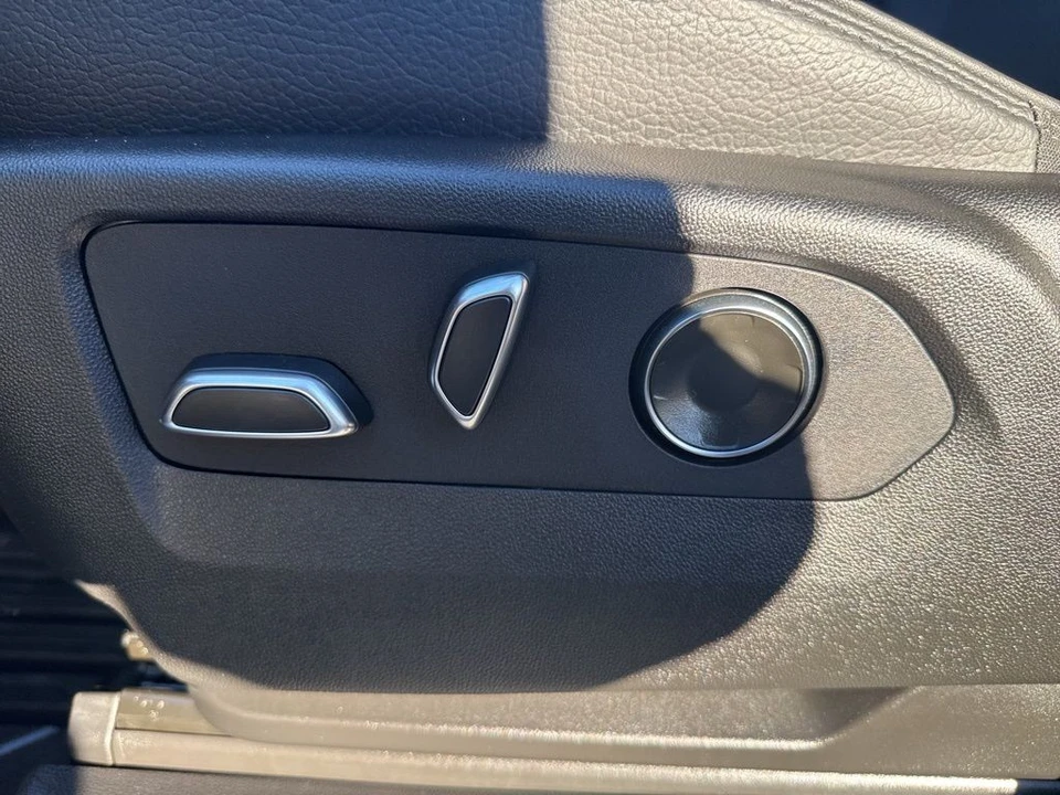 2023 GMC Yukon 5th Gen - Image 11 of 21