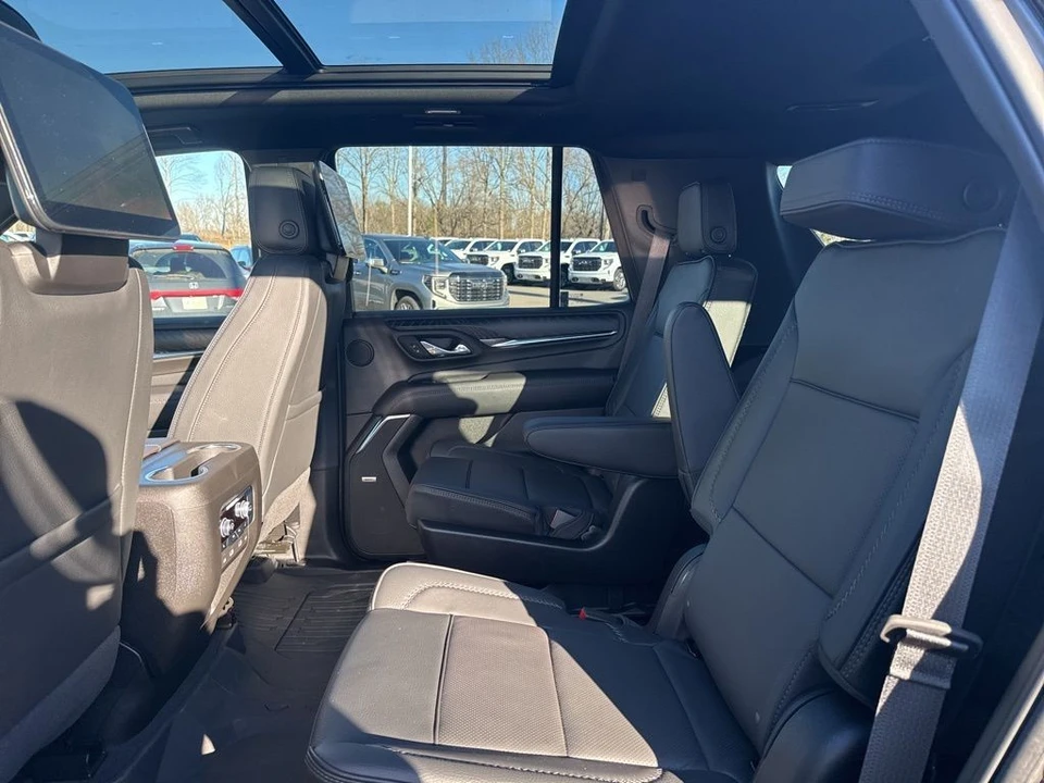 2023 GMC Yukon 5th Gen - Image 13 of 21