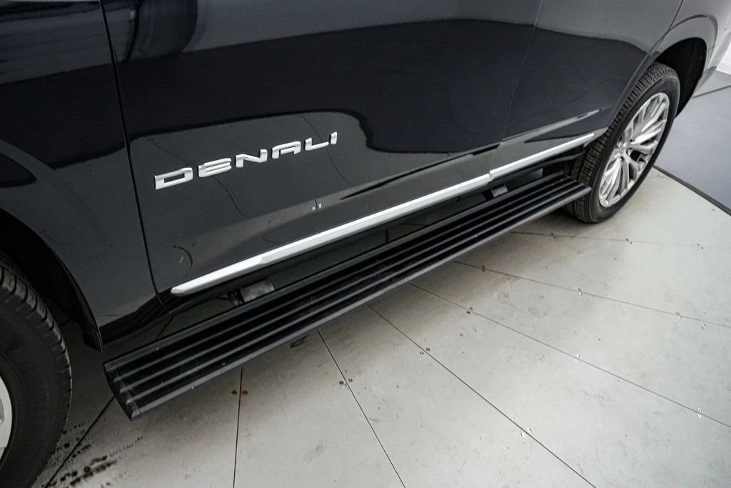 2023 GMC Yukon 5th Gen - Image 12 of 21
