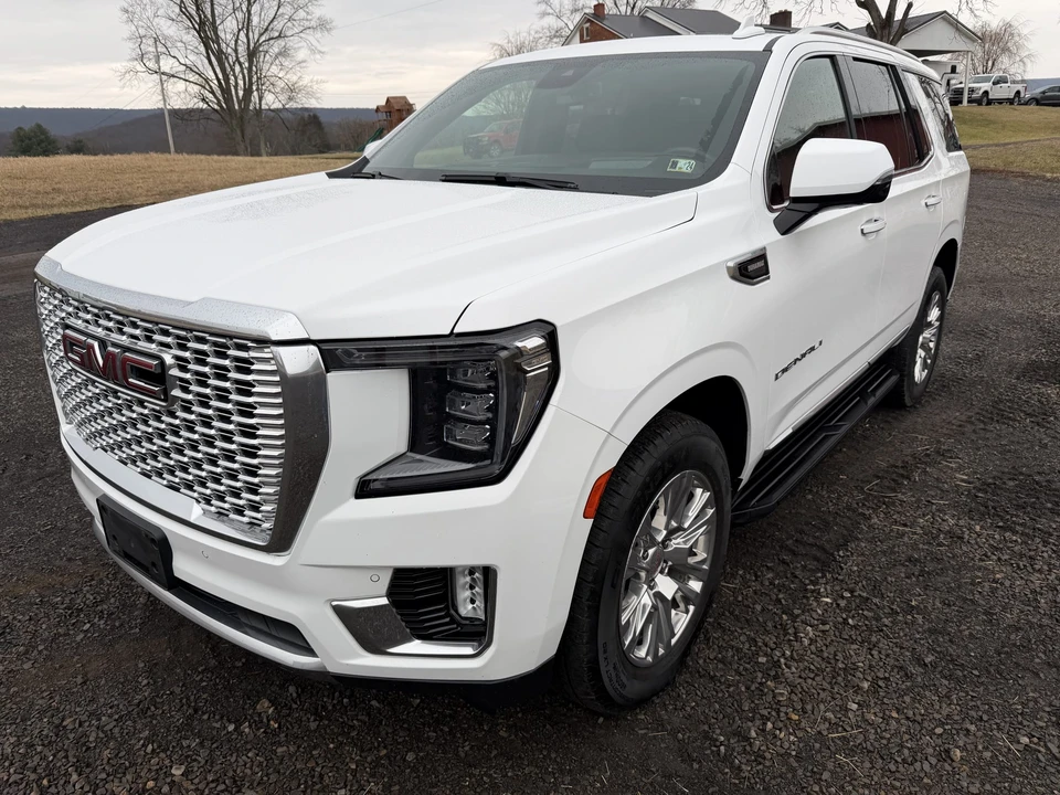 2023 GMC Yukon 5th Gen - Image 2 of 31
