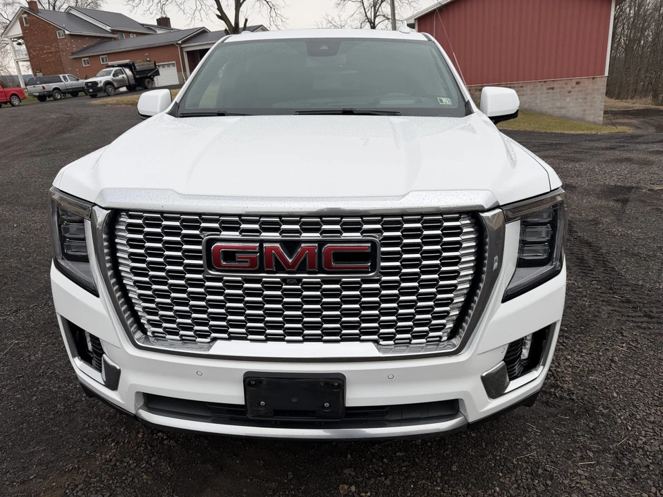 2023 GMC Yukon 5th Gen - Image 9 of 31