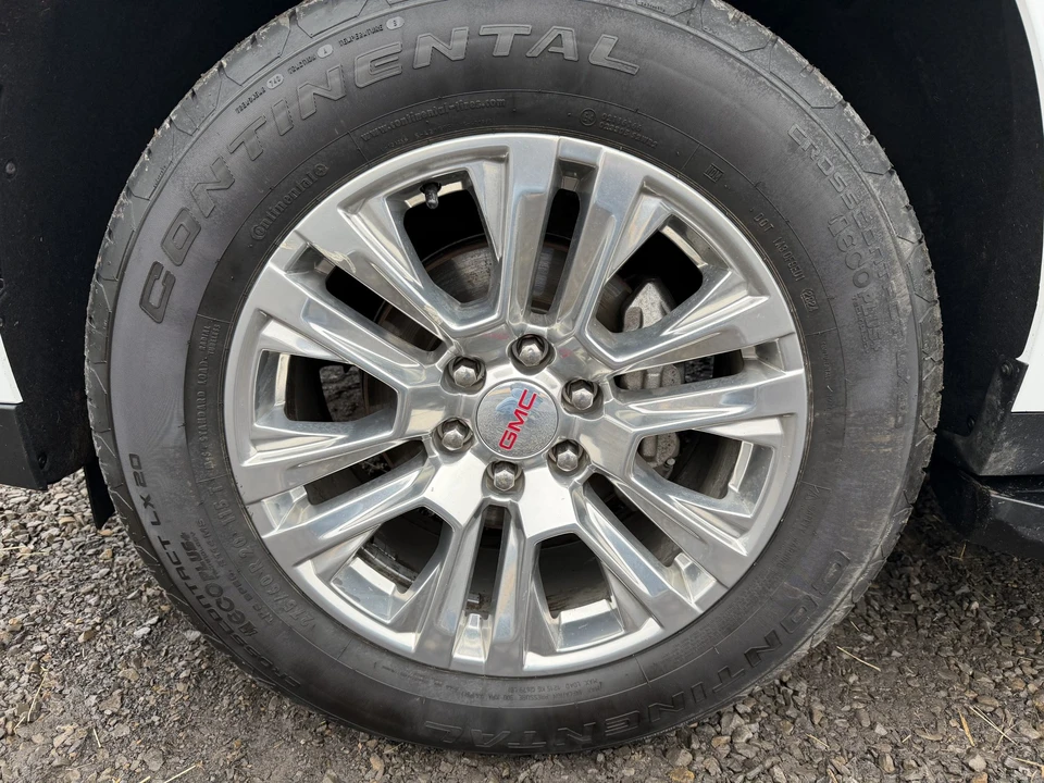 2023 GMC Yukon 5th Gen - Image 19 of 31