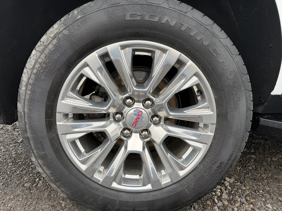 2023 GMC Yukon 5th Gen - Image 21 of 31