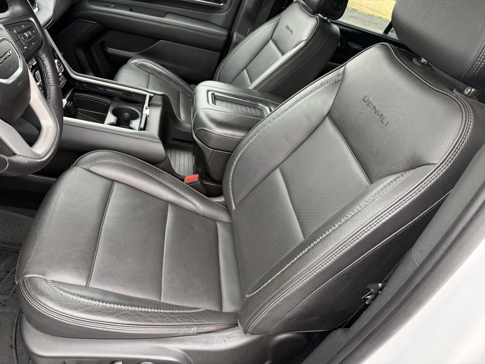 2023 GMC Yukon 5th Gen - Image 23 of 31