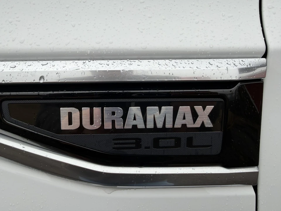 2023 GMC Yukon 5th Gen - Image 16 of 31