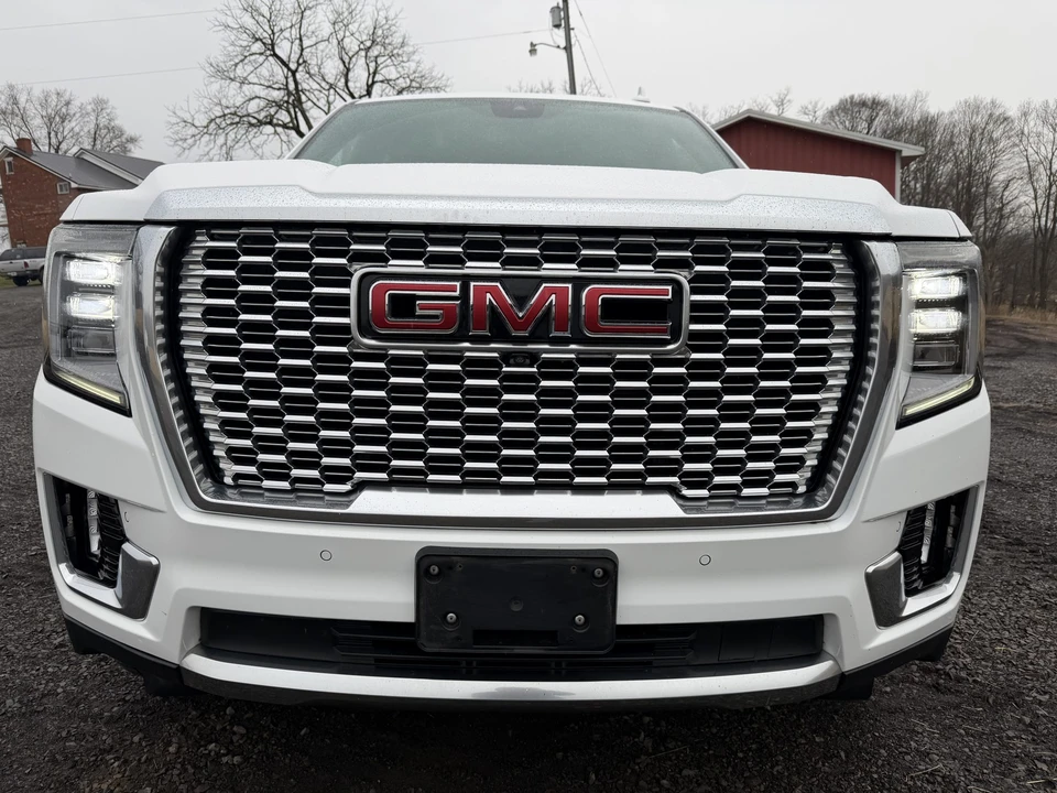 2023 GMC Yukon 5th Gen - Image 12 of 31