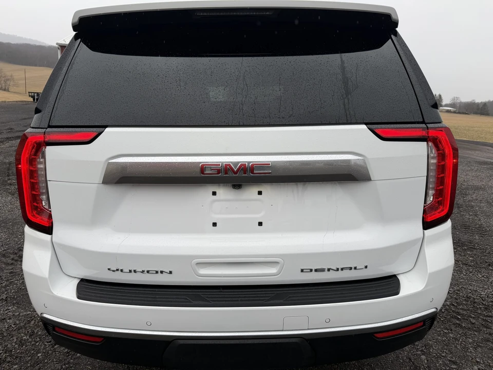 2023 GMC Yukon 5th Gen - Image 13 of 31