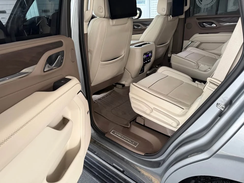2023 GMC Yukon 5th Gen - Image 11 of 19