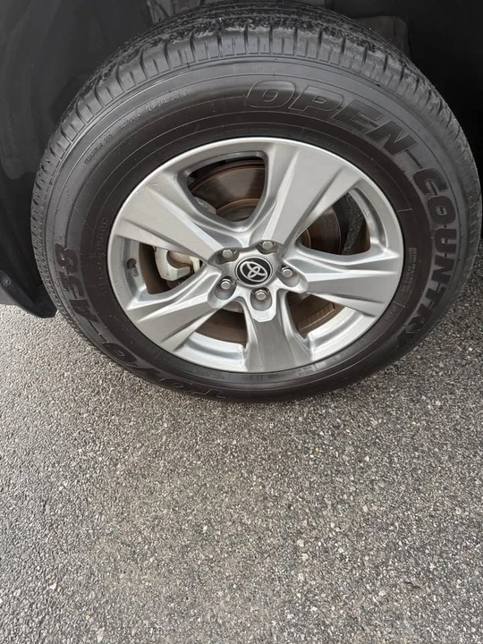 2023 GMC Yukon 5th Gen - Image 18 of 19