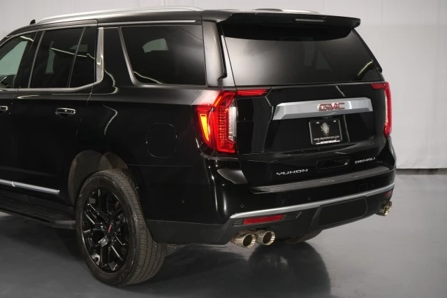 2023 GMC Yukon 5th Gen - Image 17 of 31