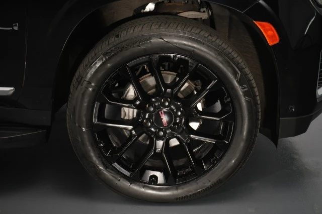 2023 GMC Yukon 5th Gen - Image 22 of 31
