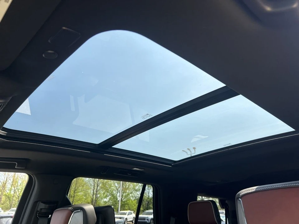 2023 GMC Yukon 5th Gen - Image 10 of 21