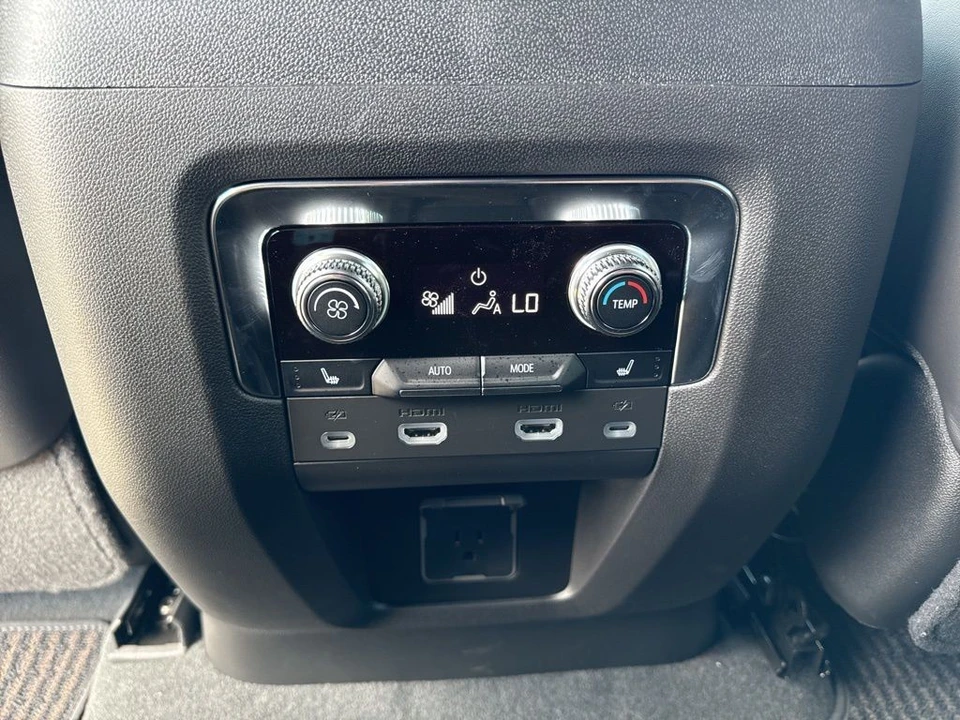2023 GMC Yukon 5th Gen - Image 14 of 21