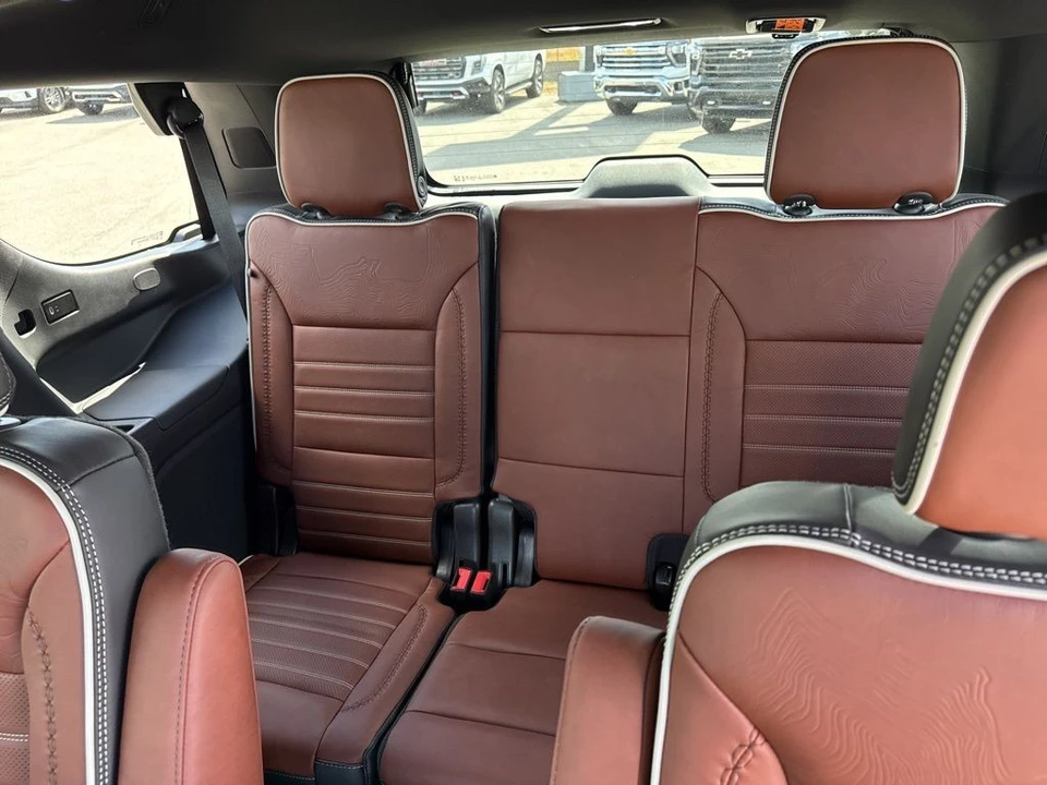 2023 GMC Yukon 5th Gen - Image 15 of 21