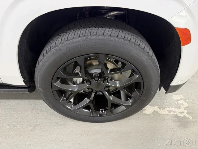 2023 GMC Yukon 5th Gen - Image 4 of 21