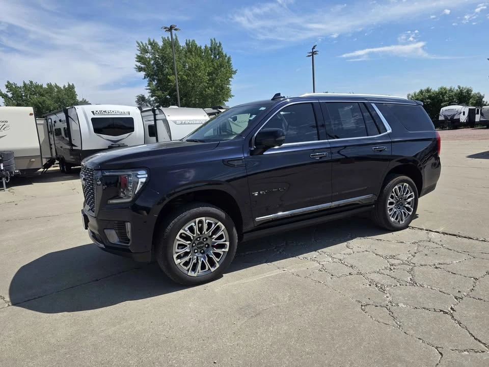 2023 GMC Yukon 5th Gen - Image 13 of 15