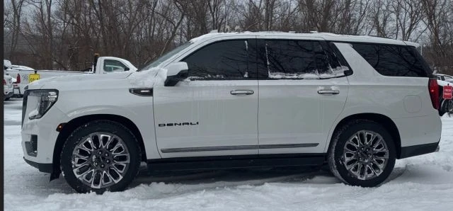 2023 GMC Yukon 5th Gen - Image 4 of 9