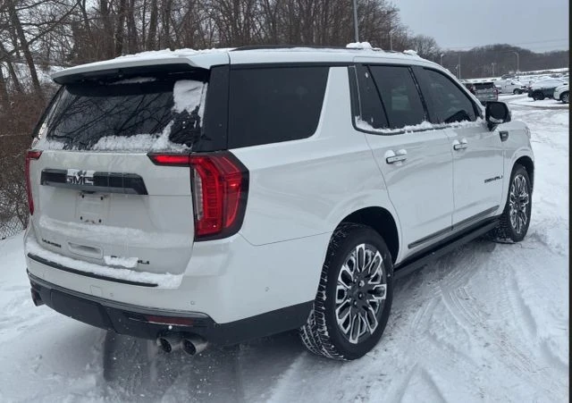 2023 GMC Yukon 5th Gen - Image 7 of 9