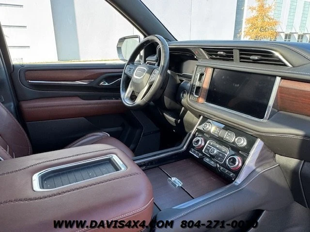 2023 GMC Yukon 5th Gen - Image 9 of 12