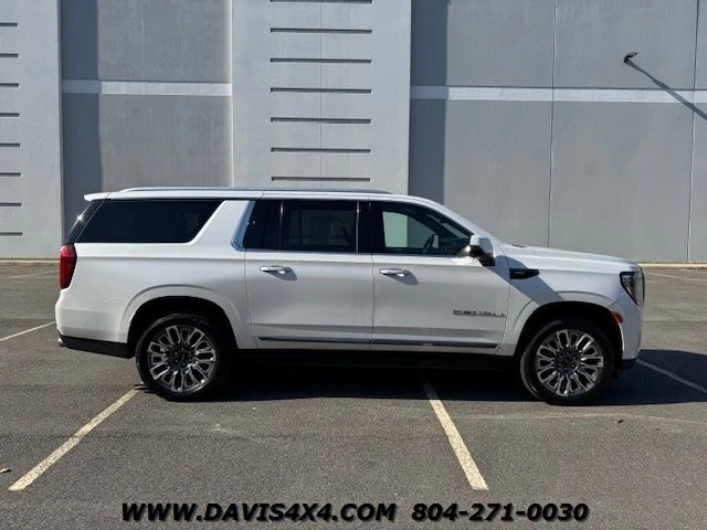2023 GMC Yukon 5th Gen - Image 5 of 12